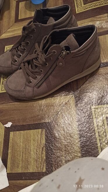 обувь больших размеров бишкек: Продаю свою любимую красовку . производство Америка! новая из б/у — 1