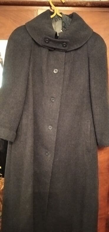 цвет бежевый: Дублёнка в новом состояние с натуральным мехом 54-56 раз за 2000сом — 2