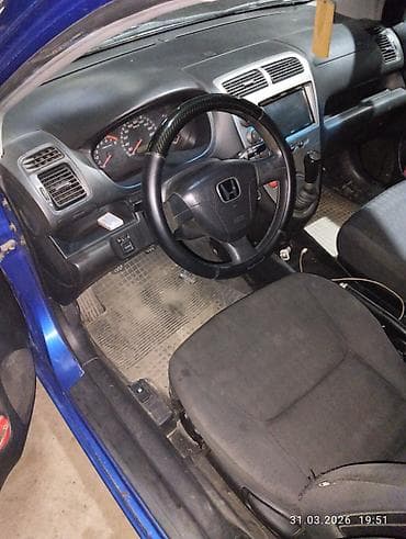 Унаа: Honda Civic: 2003 г., 1.6 л, Кол менен иштөөчү, Бензин, Хетчбек — 10