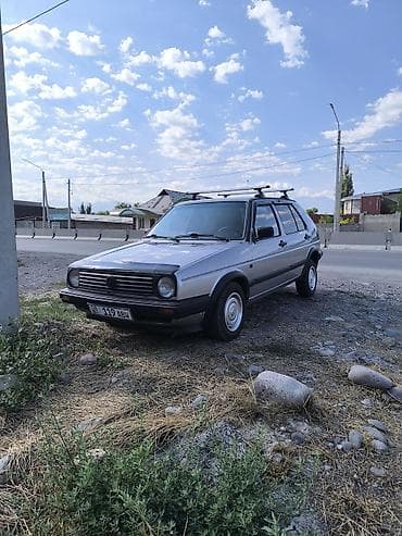 Volkswagen Golf: 1987 г., 1.8 л, Механика, Бензин, Хэтчбэк