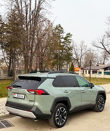leng rover: Toyota RAV4: 2021 г., 2.5 л, Автомат, Бензин, Внедорожник — 5