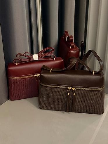 В наличии сумочки