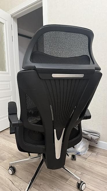 Офисные кресла: Офисное кресло, Б/у, С колесиками, цвет - Черный, Самовывоз — 3