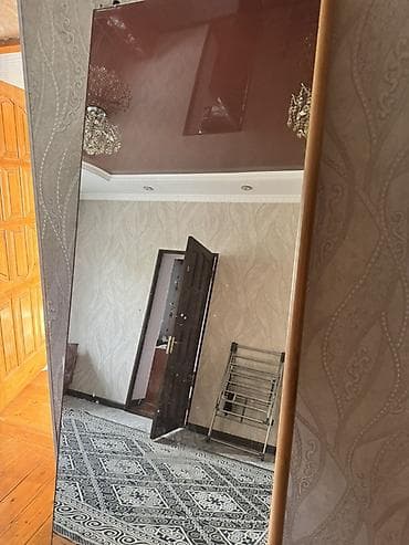 Мебель: Трёхсекционный шкаф-купе из ЛДСП под дерево с зеркальной раздвижной — 4