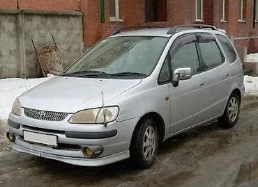 Toyota Corolla Spacio: 1997 г., Автомат, Бензин, Минивэн
