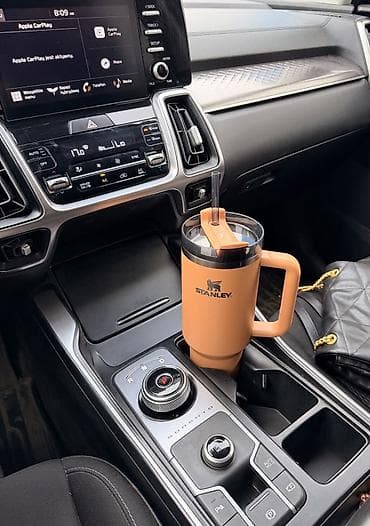 Посуда: Термокружка Stanley Quencher H2.0 Tumbler с ручкой и трубочкой. Завод — 7