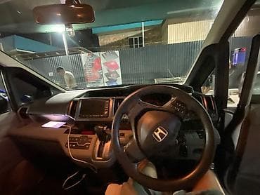 багажник на степвагон: Honda Stepwgn: 2010 г., 2 л, Автомат, Бензин, Минивэн — 5