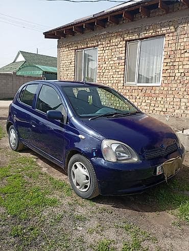 Транспорт: Toyota Vitz: 1999 г., 1.3 л, Автомат, Бензин, Хэтчбэк — 1