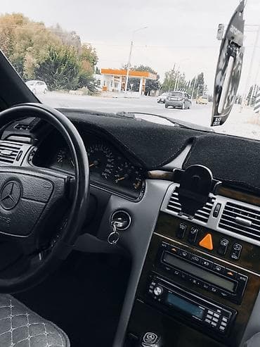 Унаа: Mercedes-Benz E-Class: 1997 г., 2.3 л, Кол менен иштөөчү, Бензин, Седан — 3