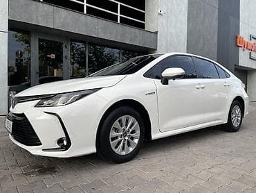 гибрит: Toyota Corolla: 2019 г., 1.8 л, Автомат, Гибрид, Седан — 2