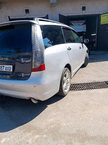 geely coolray: Mitsubishi Grandis: 2006 г., 2.4 л, Вариатор, Бензин, Минивэн — 3