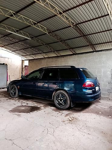 mercedesbenz е320: Toyota Avensis: 2003 г., 2 л, Механика, Дизель, Универсал — 1