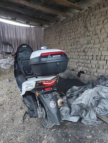 Скутеры: Макси-скутер 150 куб. см, Бензин, Б/у — 3