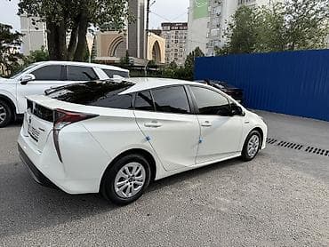 byd e2 2022: Toyota Prius: 2017 г., 1.8 л, Вариатор, Гибрид, Хэтчбэк — 6