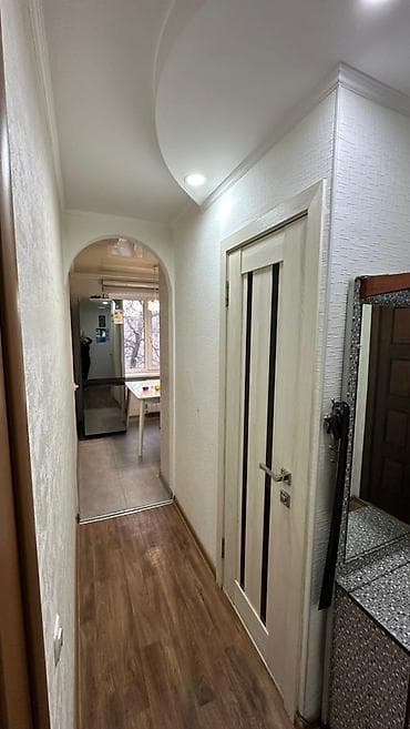 3 мкр: 3 комнаты, 60 м², 104 серия, 4 этаж — 8