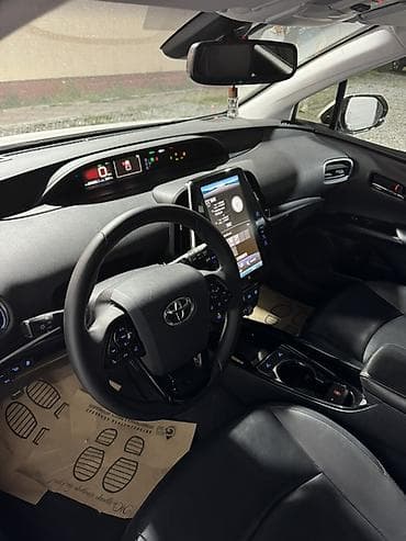 corolla spacio: Toyota Prius: 2019 г., Гибрид, Хэтчбэк — 6