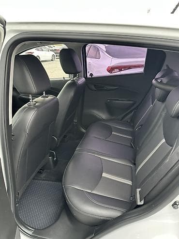 wuling mini ev: Chevrolet Spark: 2019 г., Бензин, Хэтчбэк — 7