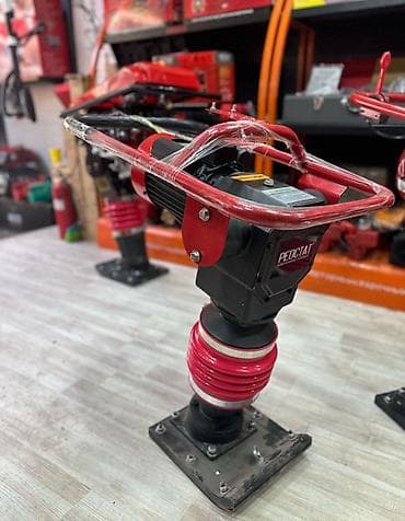 вибратор строительный: Вибротрамбовка (прыгающая трамбовка) для уплотнения грунта, песка — 1