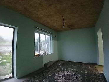 Недвижимость: Үй сатылат бышык кирпичтен, 5 бөлмөлүк, свет суу, огород бар, алма — 10
