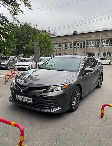 tesla model x: Toyota Camry: 2018 г., Автомат, Бензин, Седан — 5