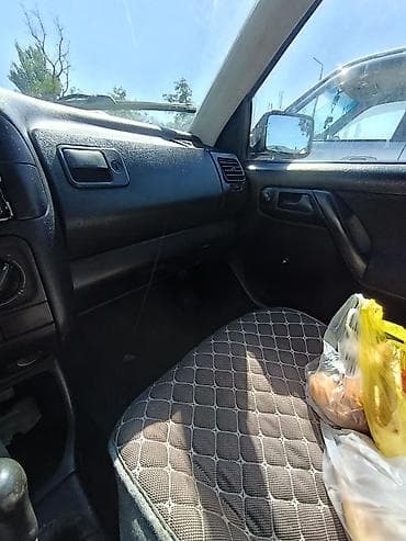 Volkswagen Golf: 1994 г., 1.6 л, Кол менен иштөөчү, Бензин, Хетчбек — 3