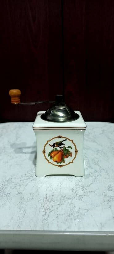 Кофемолка ручная, антиквариат, цена 4500