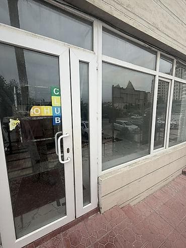 сдаю стом кабинет: Сдается офисное помещение — 98 м² по первой линии Предлагается в — 3