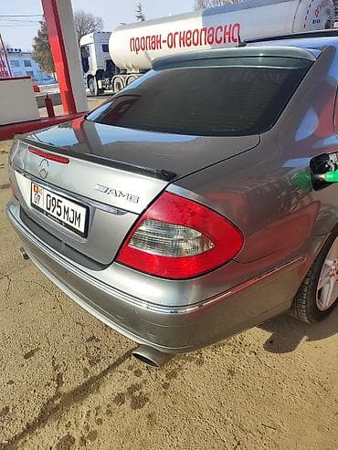 v class: Mercedes-Benz E-Class: 2008 г., Седан — 3