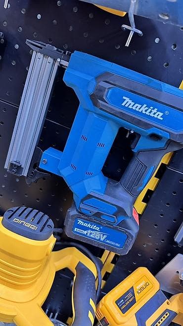 степилер: Аккумуляторный гвоздезабиватель/степлер Makita - Тип: бесщеточный — 1