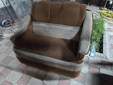 coffee table: Прямой диван, Б/у — 1