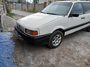Volkswagen Passat Variant: 1990 г., 1.8 л, Механика, Бензин, Универсал