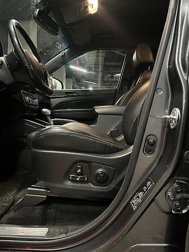 sprinter 4 4: Ssangyong Rexton Sports: 2019 г., 2.2 л, Автомат, Дизель, Пикап — 7