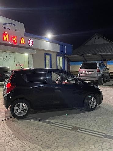 Продажа авто: Chevrolet Spark: 2015 г., Автомат, Бензин, Хэтчбэк — 4