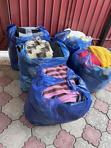 полто: Вещи б/у без выбора, в основном женские. Приезжайте, забирайте. ЛОТ — 3