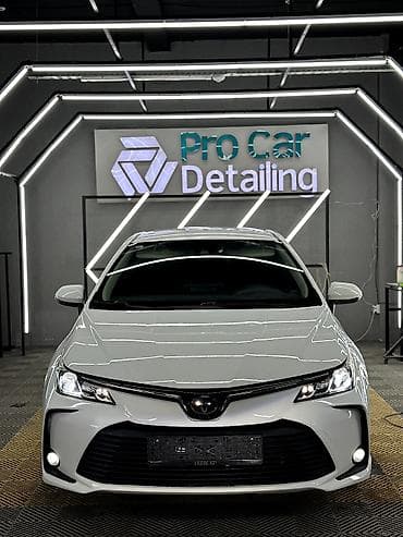 Toyota Corolla: 2019 г., 1.8 л, Вариатор, Гибрид, Седан