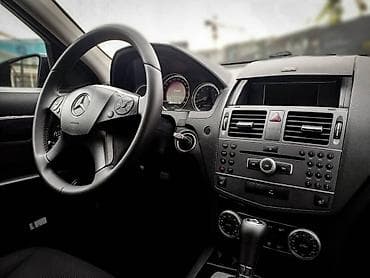 mers 212: Mercedes-Benz C-Class: 2010 г., Автомат, Бензин, Седан — 3
