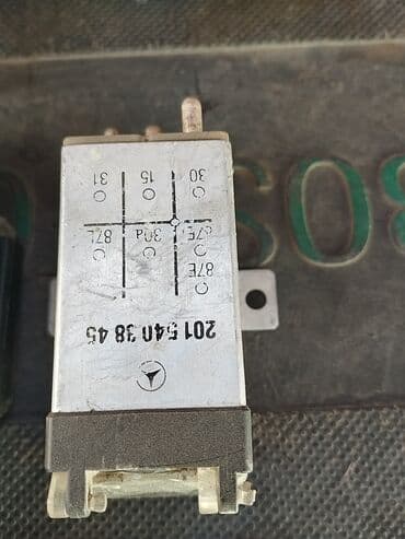 кровать подиум: Обшивка потолка Mercedes-Benz 1991 г. — 28