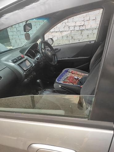 Продажа авто: Honda Fit: 2003 г., 1.3 л, Вариатор, Бензин, Хэтчбэк — 5