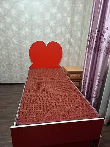 sofa bed: Односпальная кровать с оригинальным изголовьем в форме сердца. - — 2