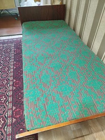 Односпальная кровать с матрасом. - Размер спального места 90 ×200 см