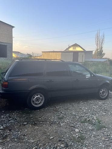 Транспорт: Volkswagen Passat: 1990 г., 1.8 л, Механика, Бензин — 4