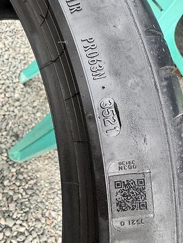 Унаа: Шиналар 275 / 35 / R 22, Жай, Жеңил унаалар, Pirelli — 2