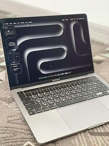 ретро консоль: Apple MacBook Pro М1 ‘’13’’с Touch Bar и Touch ID Аккумулятор90% - — 2