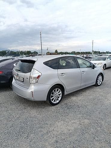 highlander 2012: Toyota Prius V: 2013 г., 1.8 л, Вариатор, Гибрид, Универсал — 2