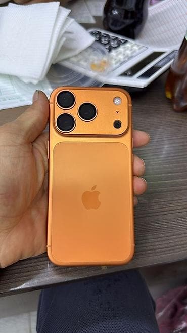 nokia e90: IPhone 17 Pro, Б/у, 256 ГБ, Оранжевый, Зарядное устройство, Защитное стекло, Чехол, 97 % — 3