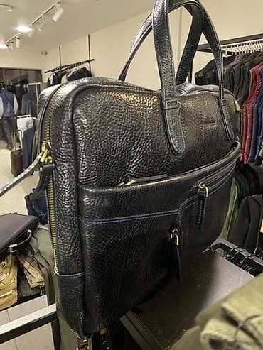 Аксессуары: Черный портфель из натуральной кожи буйвола 🐃 Имеет две короткие — 2