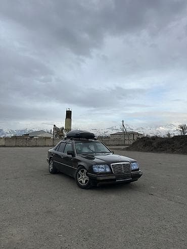 bmw e3: Mercedes-Benz W124: 1993 г., Седан — 2