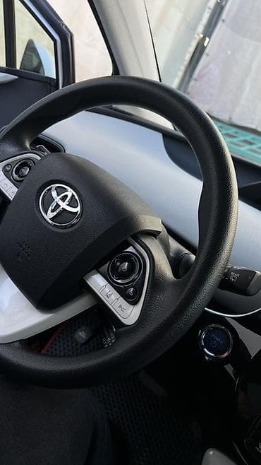 акрапович цена: Toyota Prius: 2017 г., Гибрид, Хэтчбэк — 7