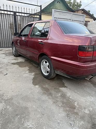 голф пасат: Volkswagen Vento: 1995 г., 1.8 л, Механика, Бензин — 4