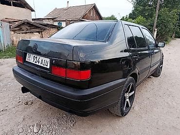 Volkswagen Vento: 1995 г., 1.8 л, Механика, Бензин, Седан — 4